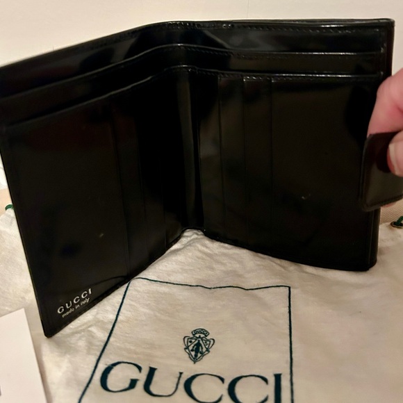 Gucci Black Patent Leather Bifold Wallet Embossed Logo Tom Ford
Vintage Like New - Picture 6 of 12